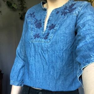 Floral embroidered denim quarter sleeve shirt!